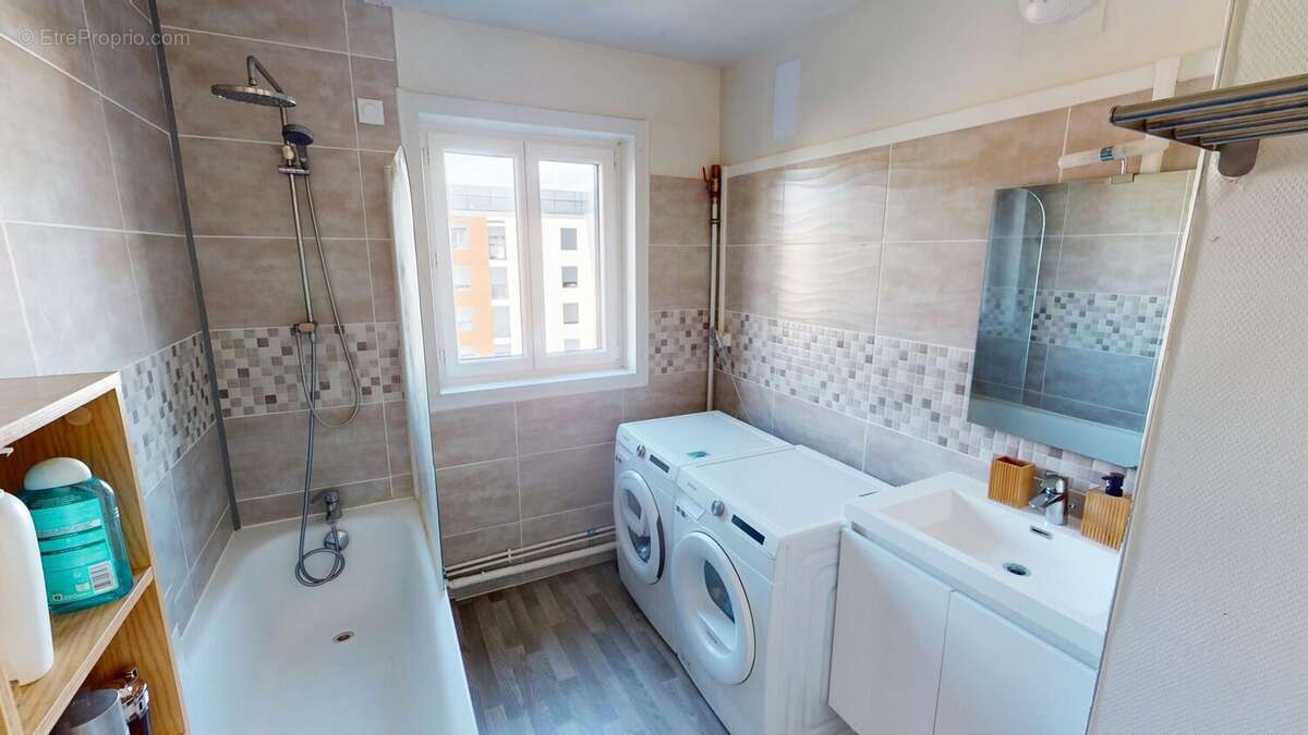 Appartement à SAINT-JEAN-DE-LA-RUELLE