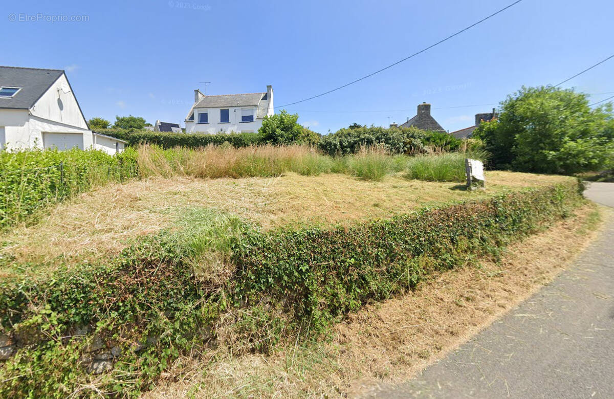 Terrain à PLOUHINEC