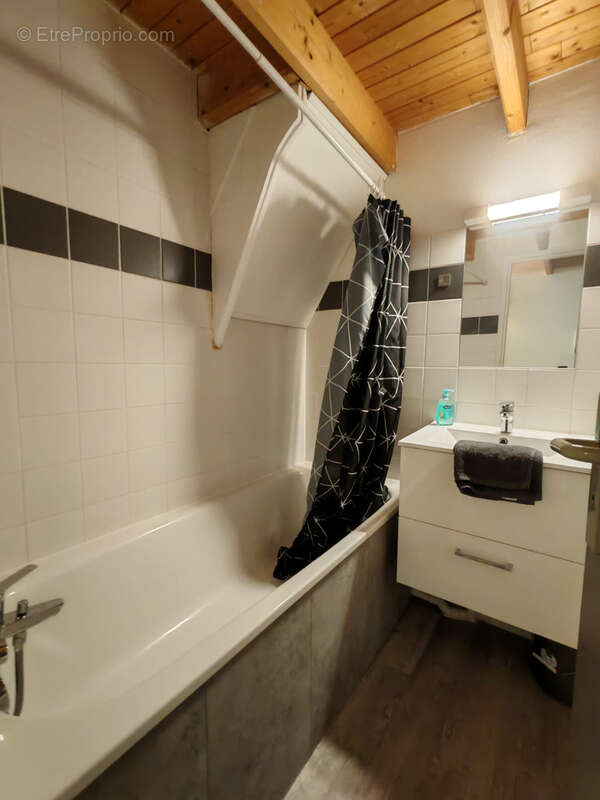 F2 Duplex centre-ville - Cathédrale Saint-George - photo 5