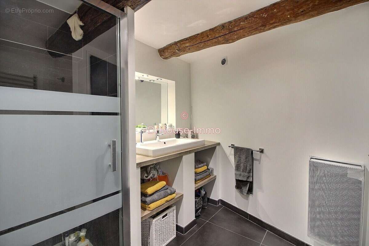 Appartement à MARSEILLE-2E