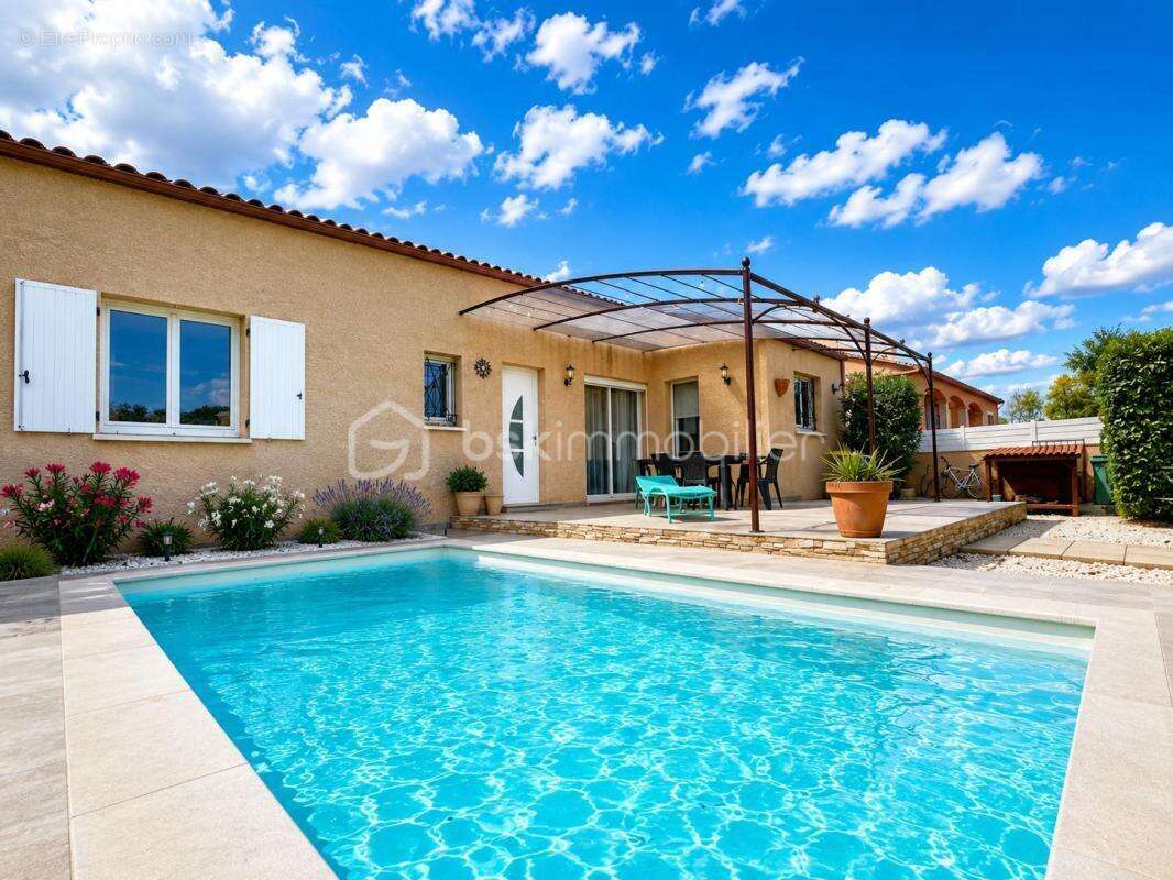 Dans une impasse maison de plain-pied avec 4 chambres et piscine - photo 2