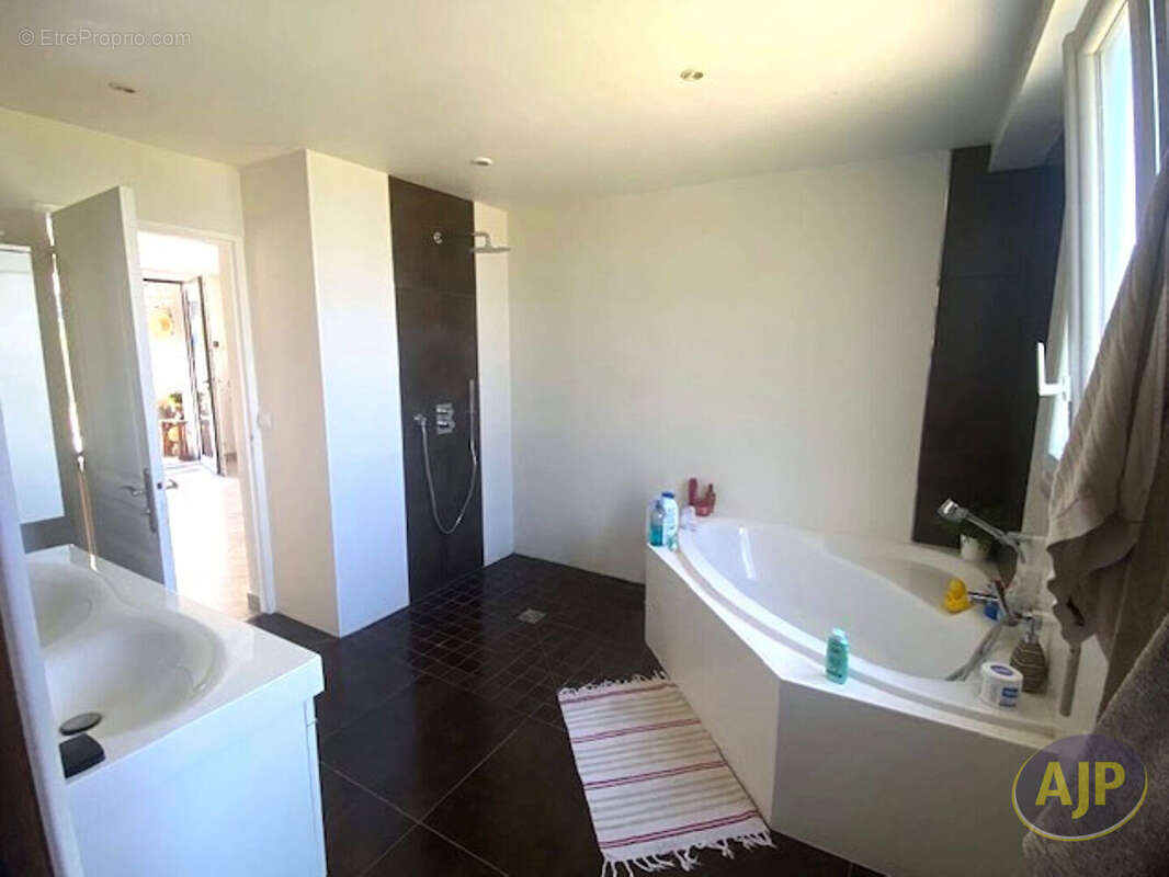 Maison Soulaines Sur Aubance 6 pièce(s) 216 m2 - photo 7