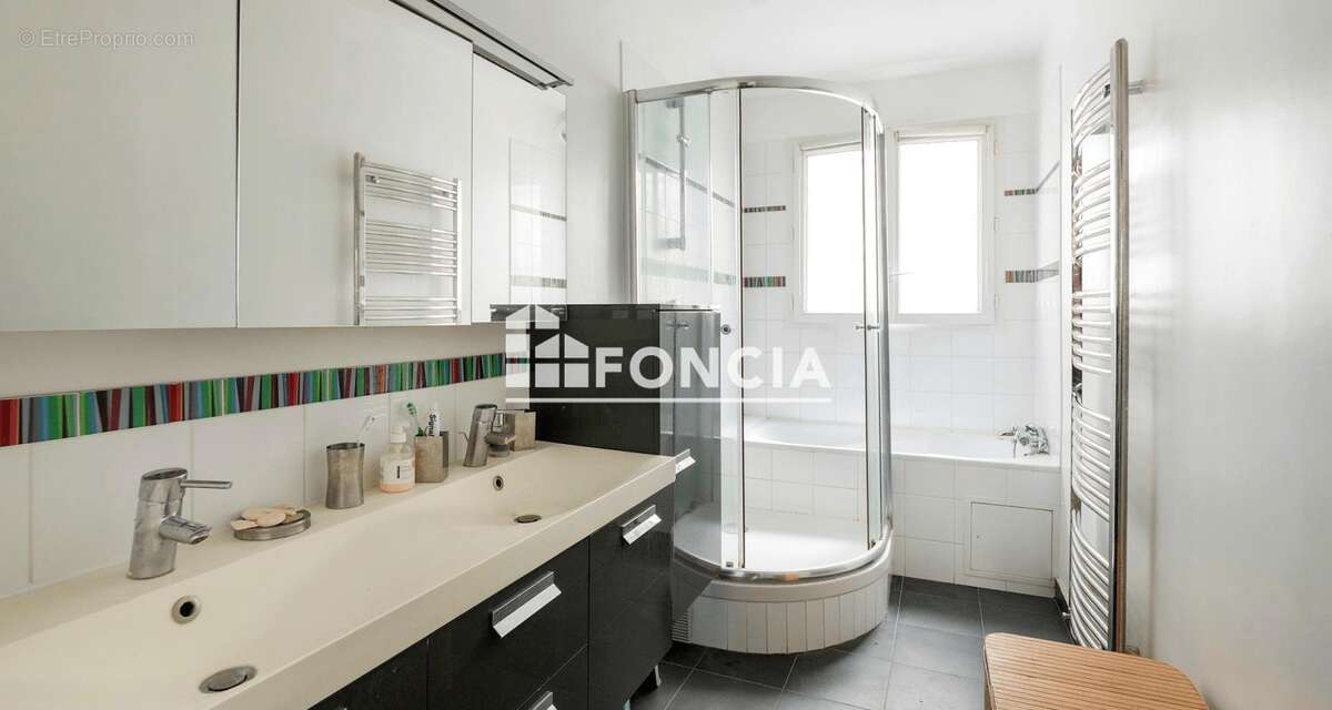 Appartement à PARIS-10E