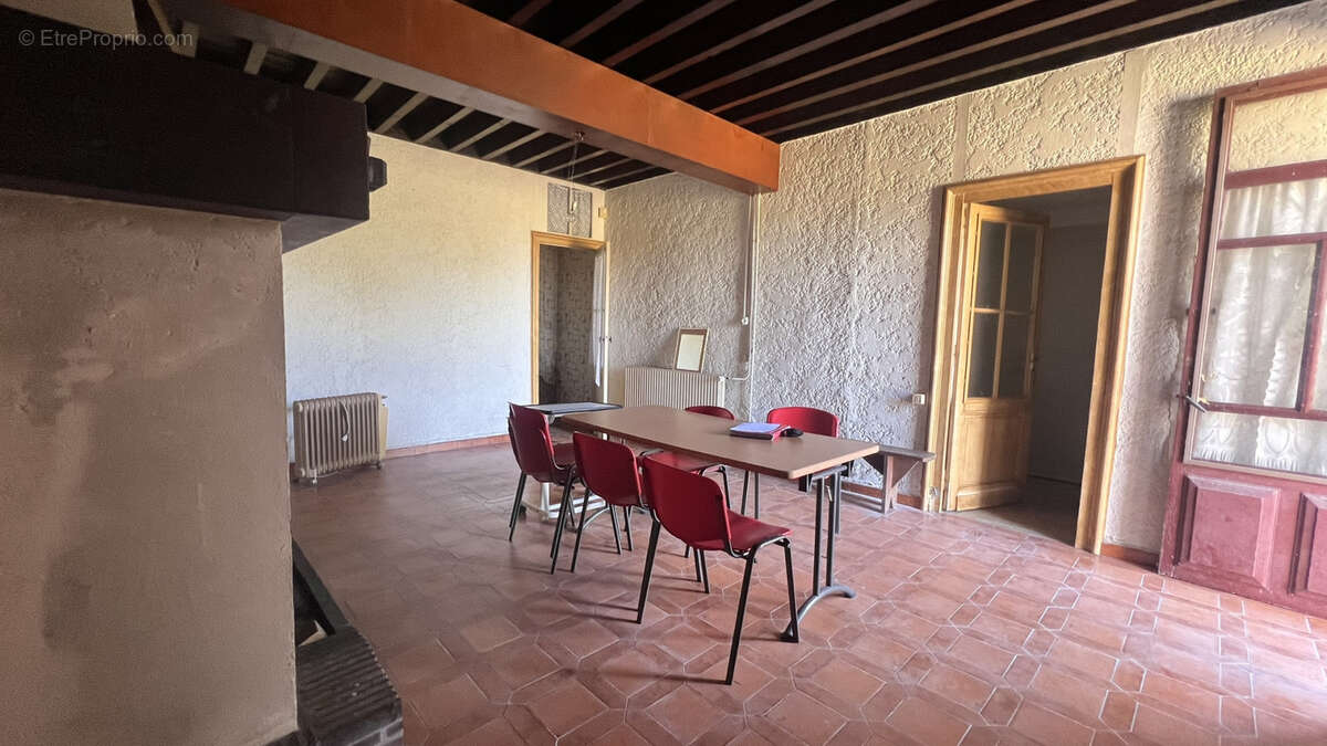 St Sulpice et Cameyrac- Propriété à rénover 300 m2 hab+ Grange sur 5 hectares - photo 5