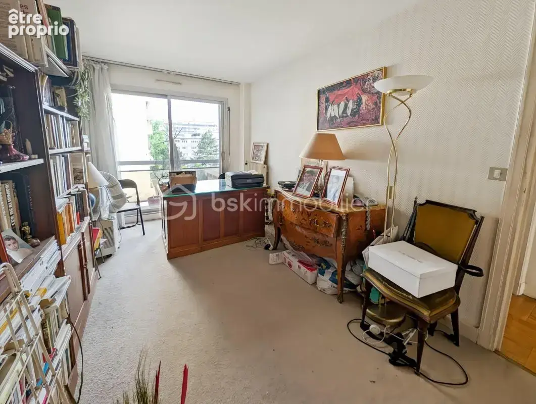 Appartement F5 avec 3 chambres Grand Séjour 30m2double balcon traversant Sud/Nord avec place de parking et cave - photo 9
