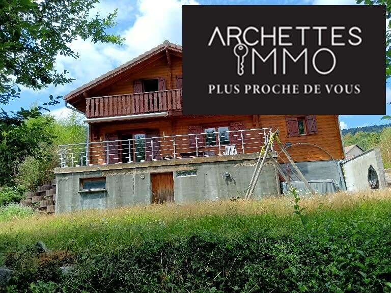 Maison à LE MENIL
