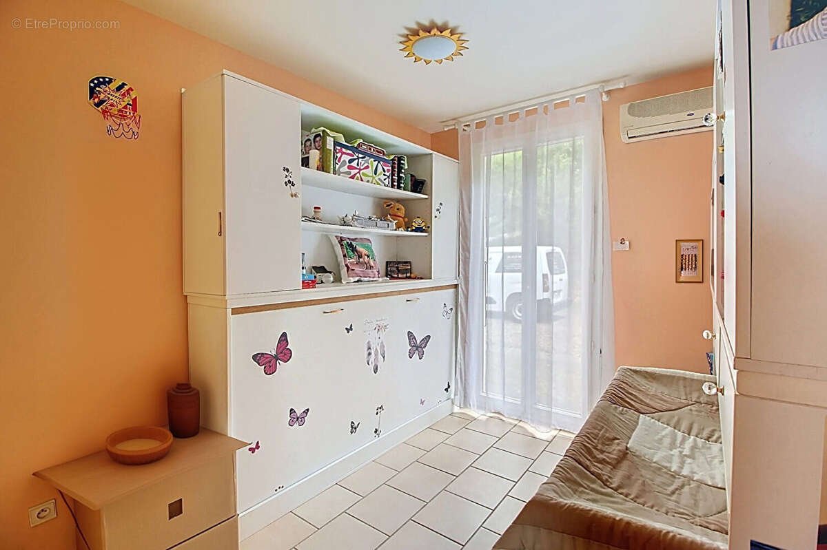 A VENDRE EN EXCLUSIVITE ! À  VIDAUBAN Maison de plain-pied 5 pièces 113 m2  sur un terrain de 2500m2 - photo 11