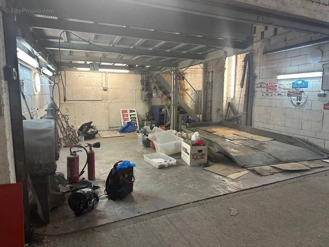 Parking à PARIS-16E