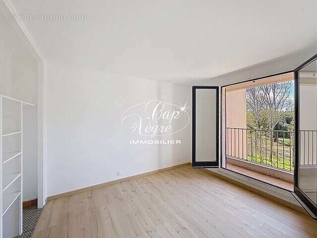 Appartement à COGOLIN