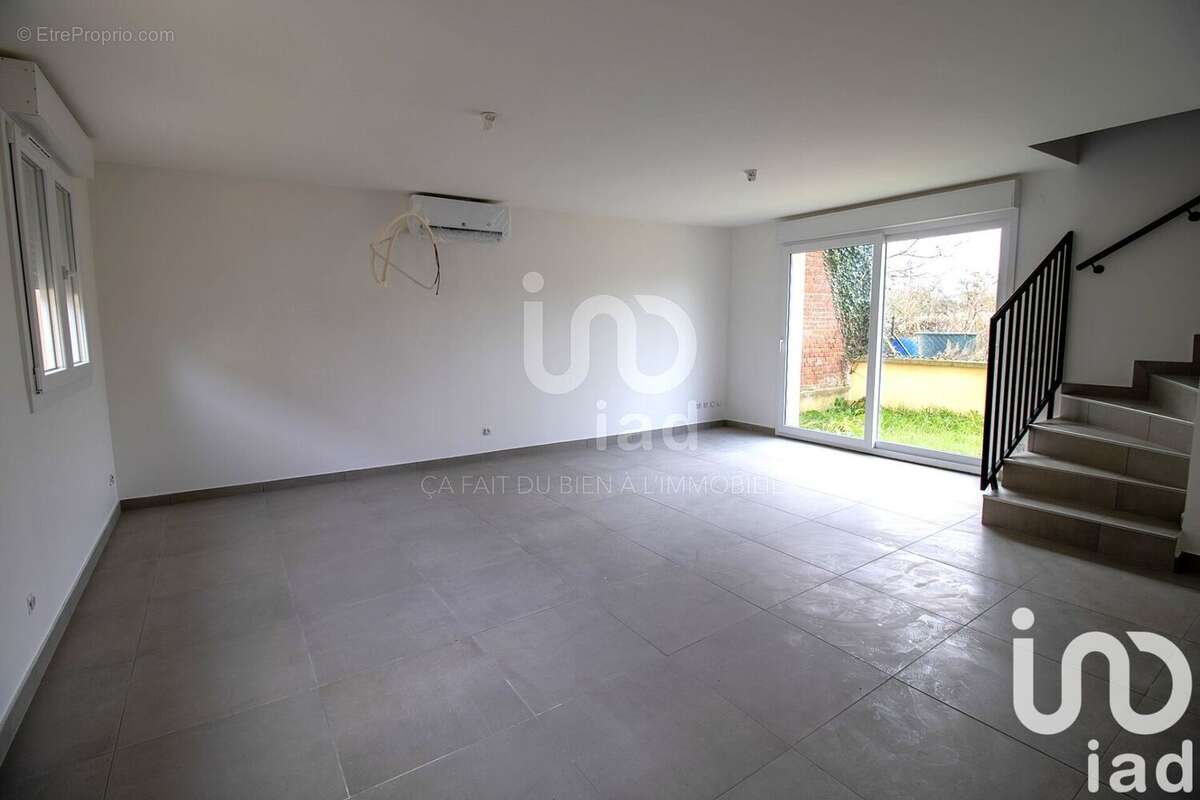 Photo 2 - Maison à CREVECOEUR-LE-GRAND