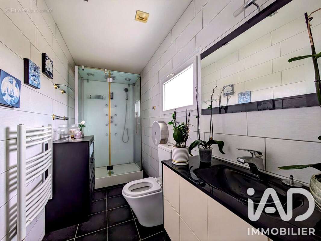 Maison 146 m² à Boussac  - photo 3