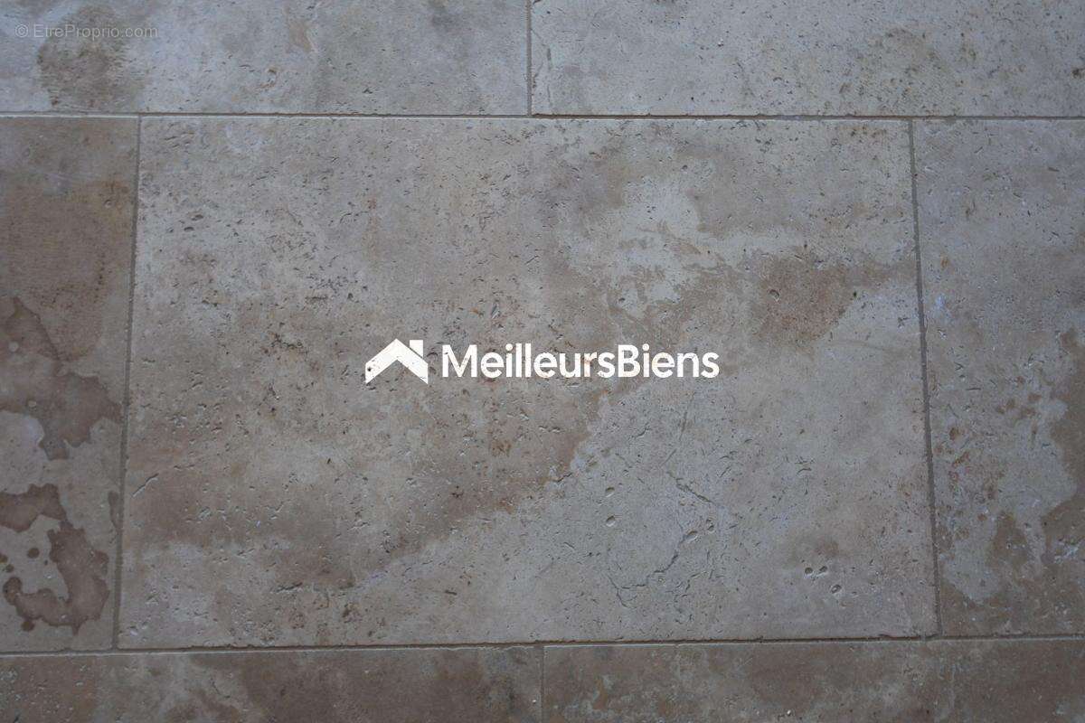 Maison à ROQUEBRUNE-SUR-ARGENS