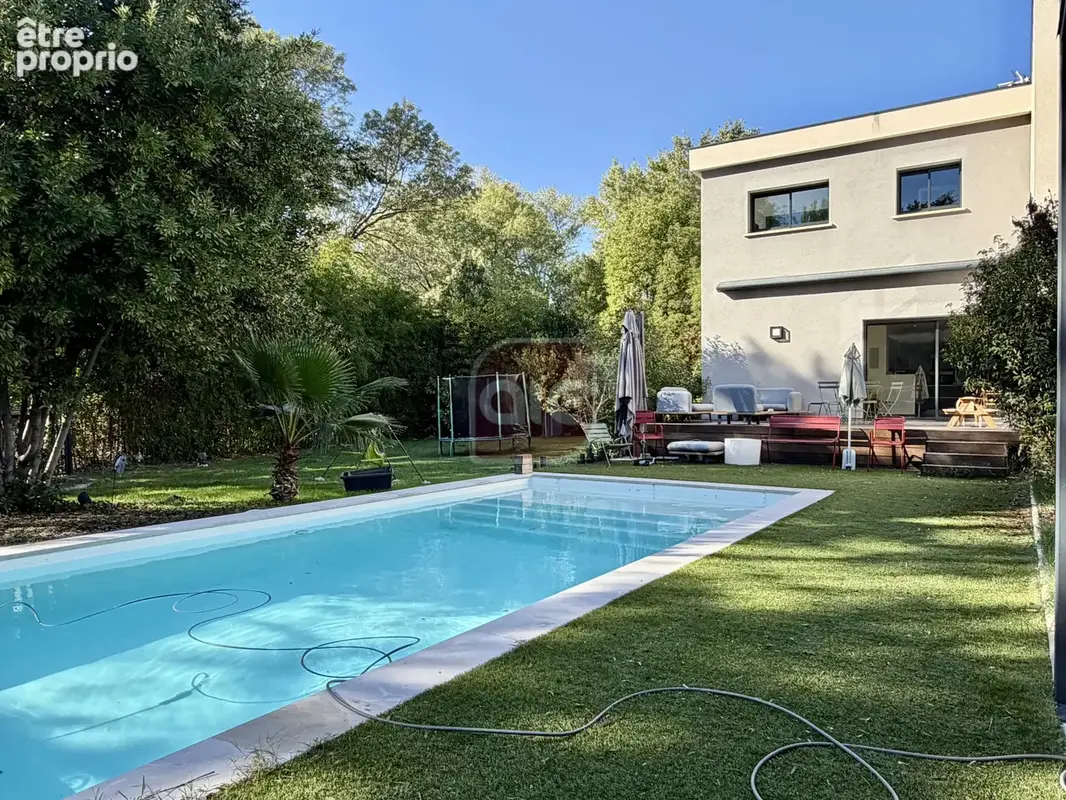 EXCLUSIVITÉ A.I.E. ! Superbe villa de plus de 144 m2 sur une parcelle de près de 2000 m2 avec accès au Lez ! - photo 2