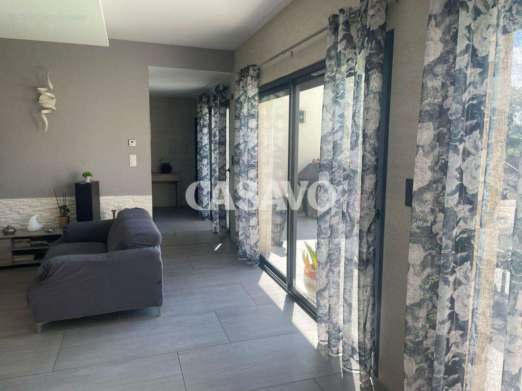 Maison à REVENTIN-VAUGRIS