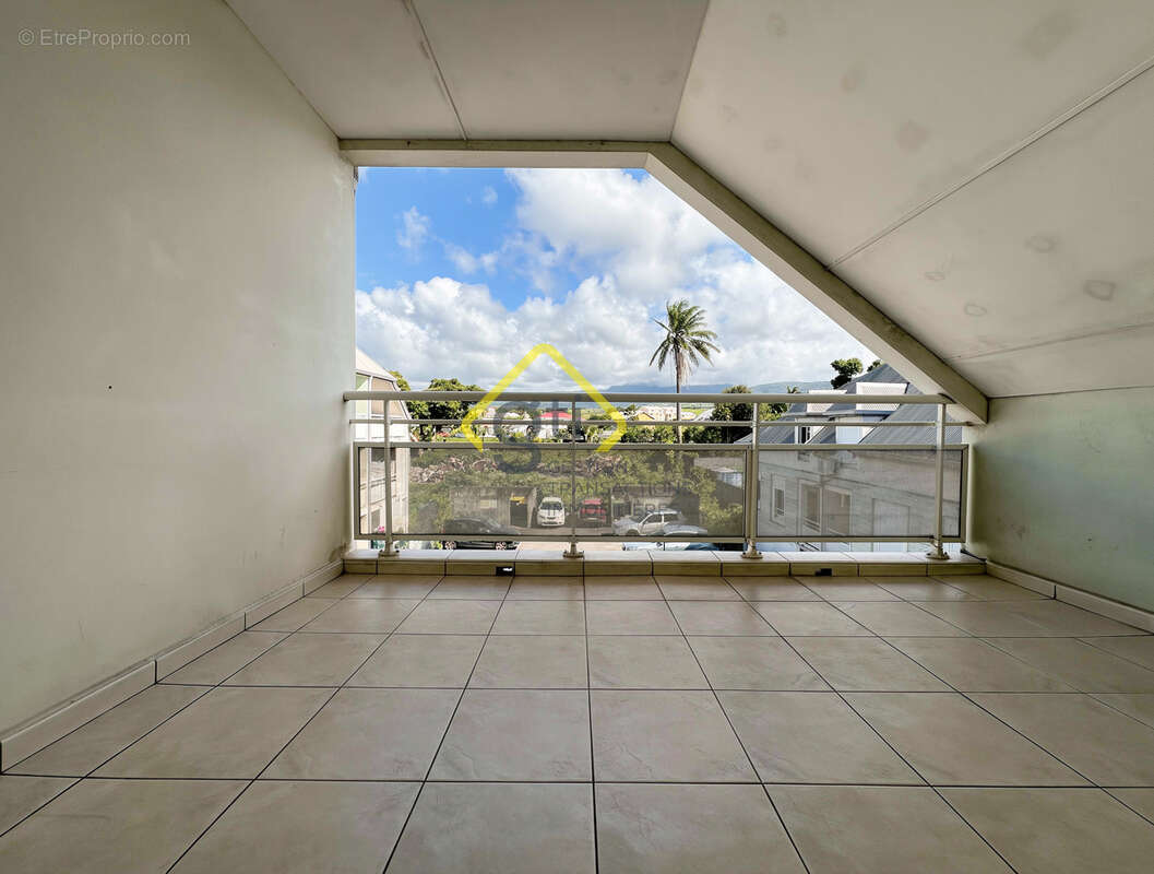 A vendre appartement F2 à Saint-André, terrasse, parking, idéal investisseur - photo 2