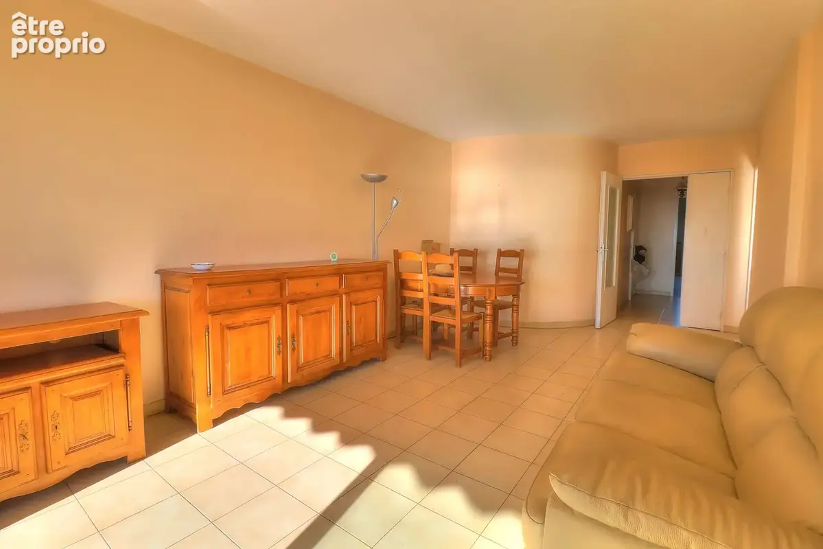Cannes La Bocca – 3 pièces 67 m² avec vue mer et parking sécurisé - photo 3