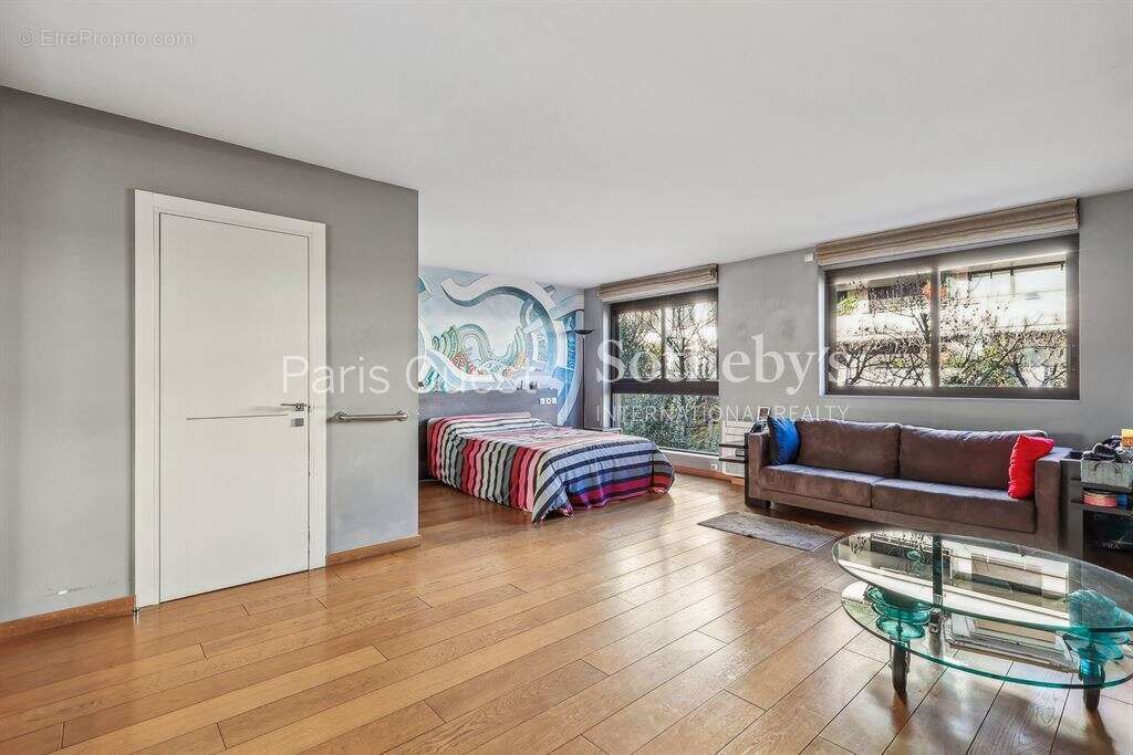 Maison à NEUILLY-SUR-SEINE