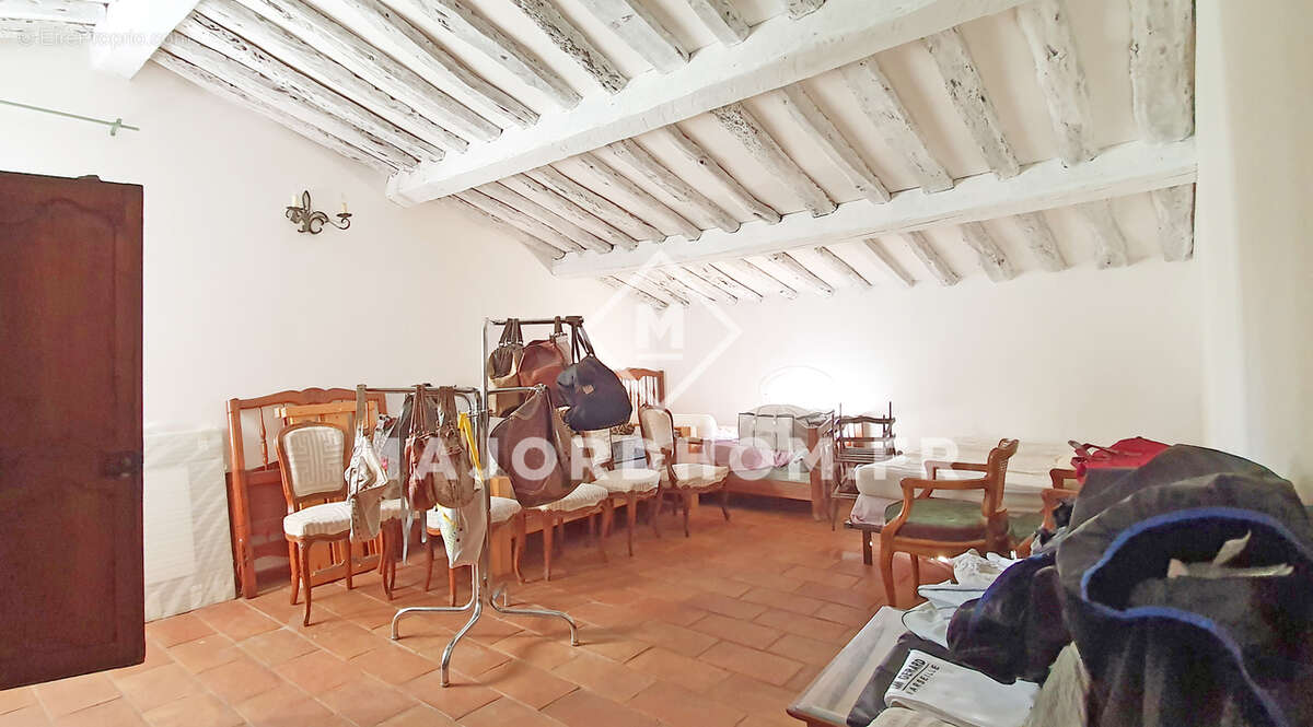 Maison à LE CASTELLET