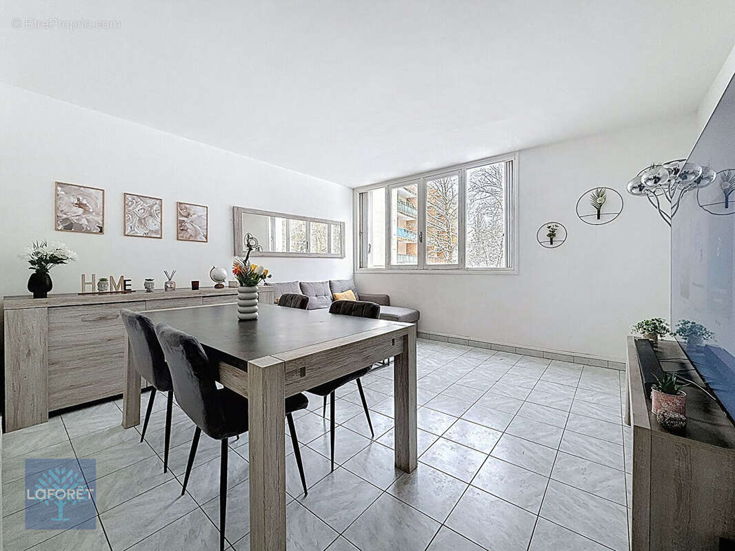 Appartement à SAINT-MICHEL-SUR-ORGE