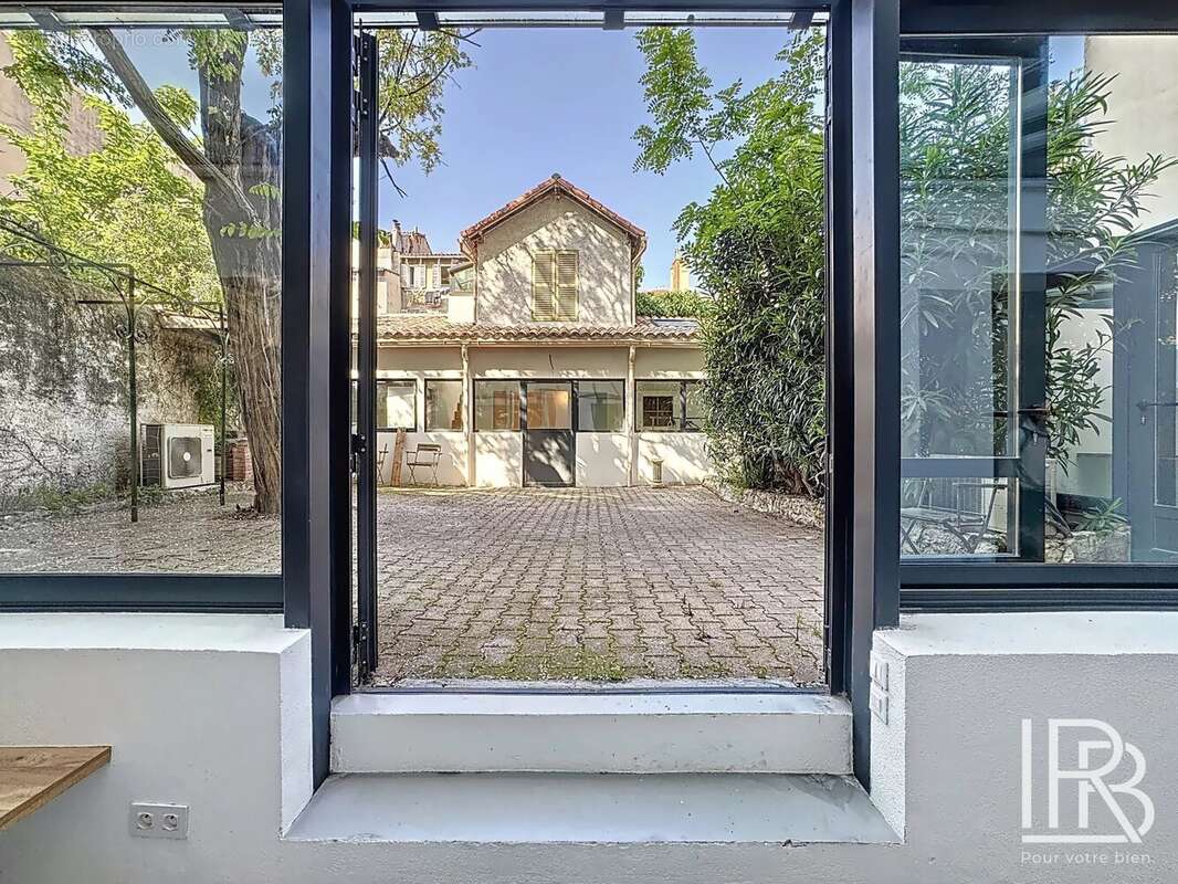 Appartement à MARSEILLE-1E