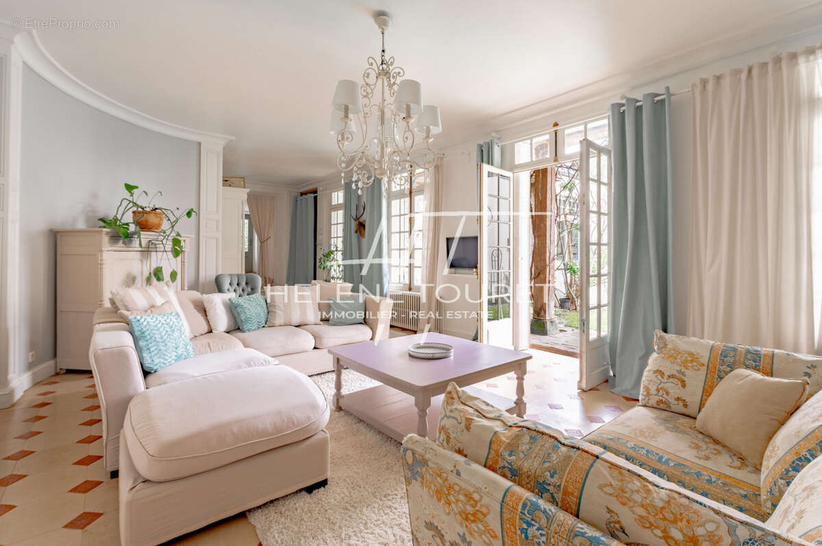 Maison à ORRY-LA-VILLE