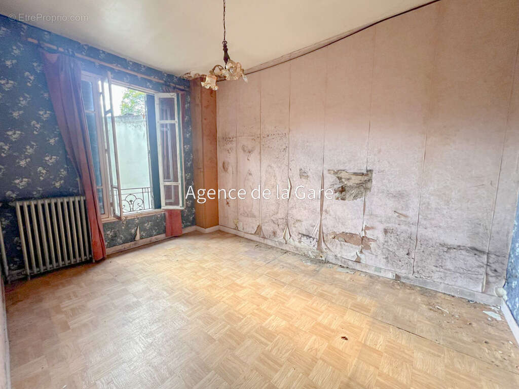 Maison à SARTROUVILLE