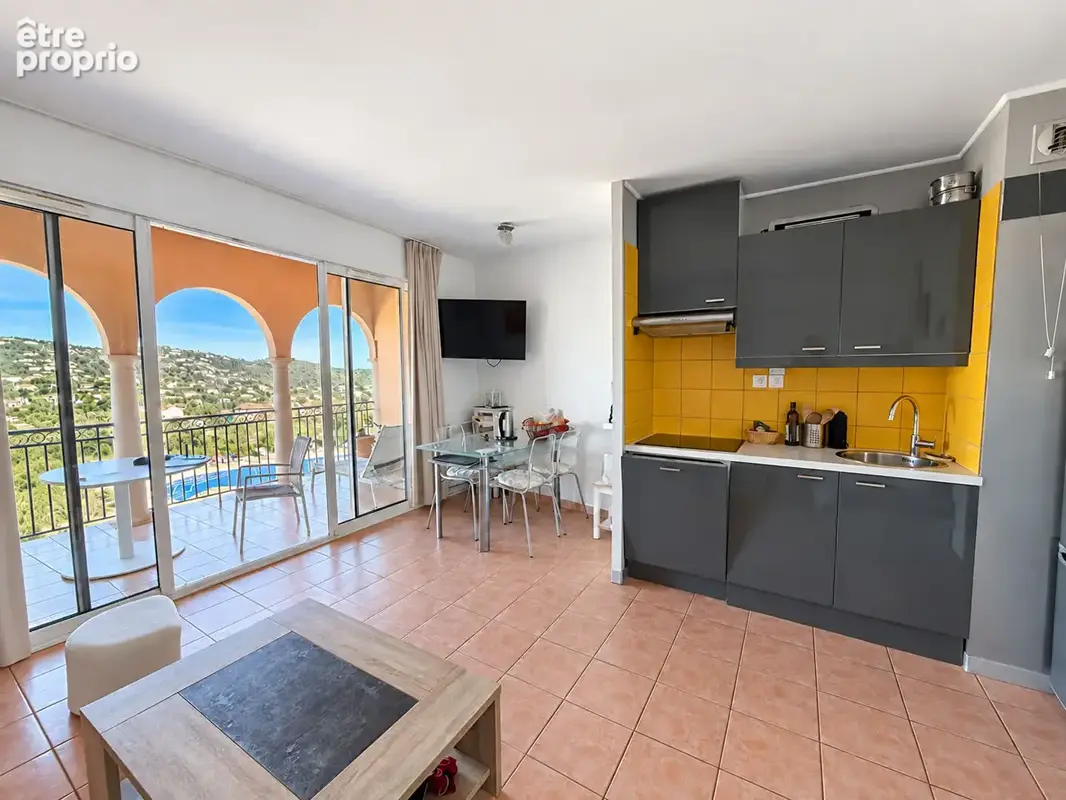 Appartement Les Issambres T2 35.11 m2 - VUE MER - LOGGIA - photo 2