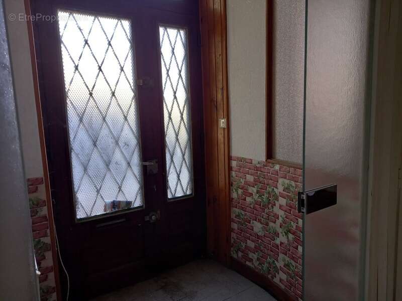 Appartement à CHATEAUNEUF-VAL-DE-BARGIS