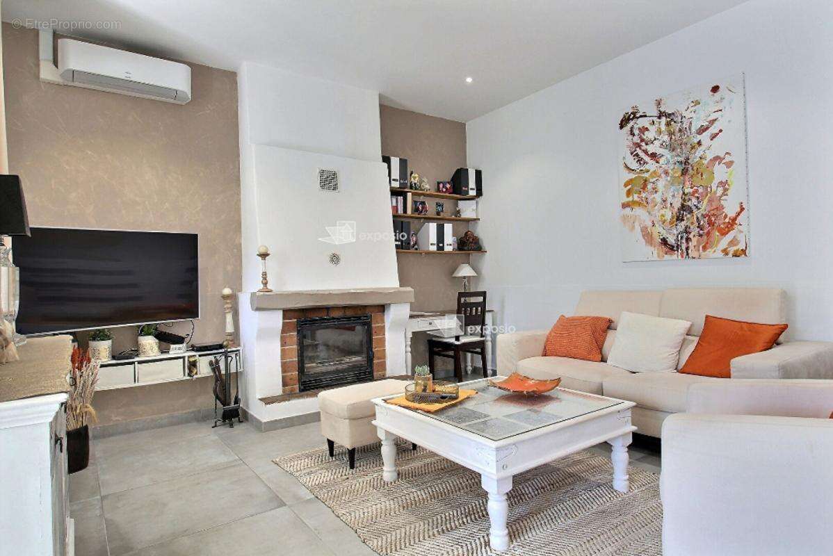 Bas de villa avec jardin - Le Plan du Castellet - 69 m² - 335 000 - photo 3