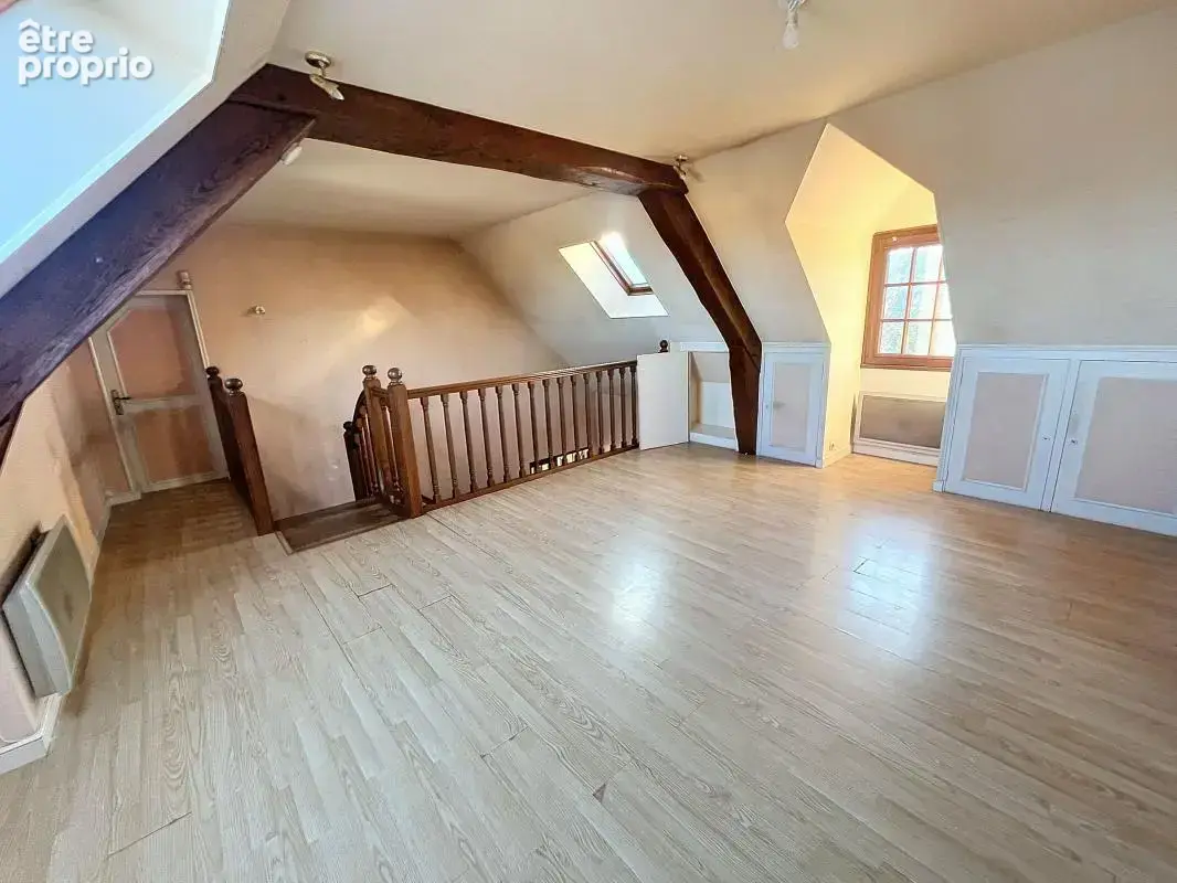 A SAISIR -  Maison de caractère avec grand volume ! - photo 11