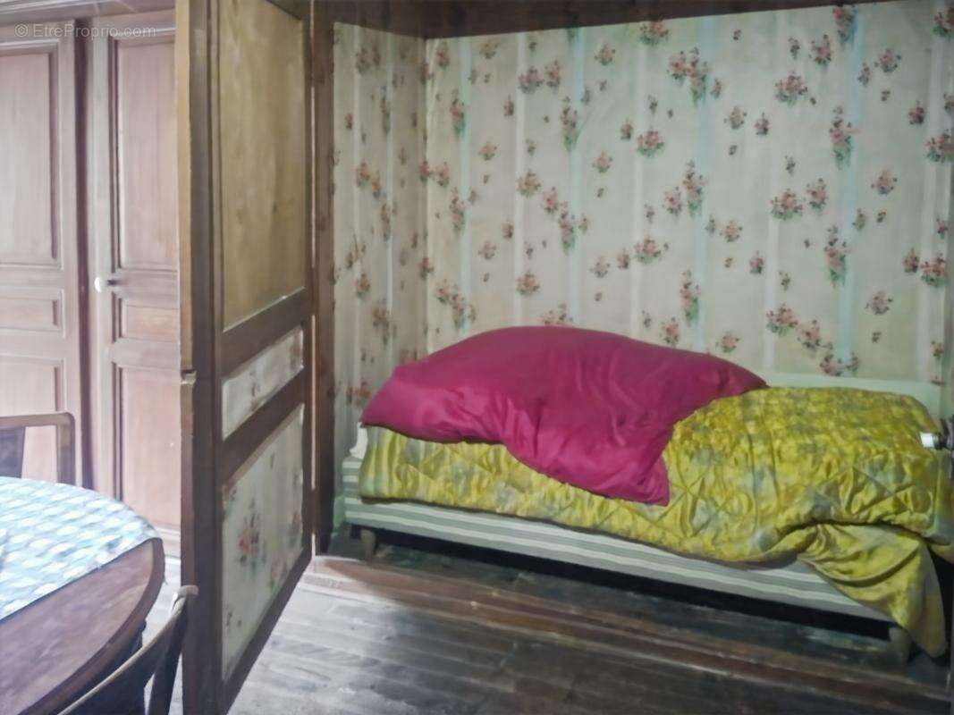 Maison de charme à rénover au calme - photo 5