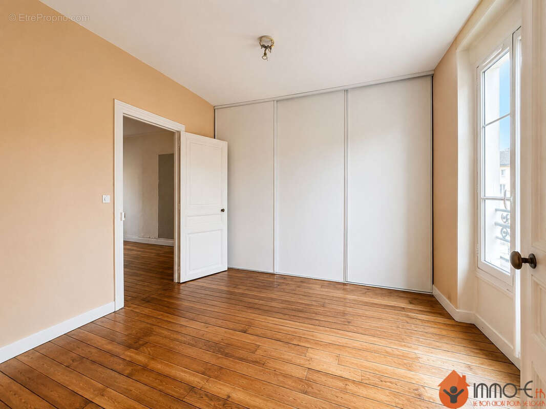 Maison 125 m² à Saint-Maur-Des-Fosses  - photo 6