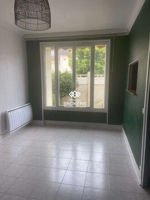 Séjour Maison - Commerce à LE PERREUX-SUR-MARNE