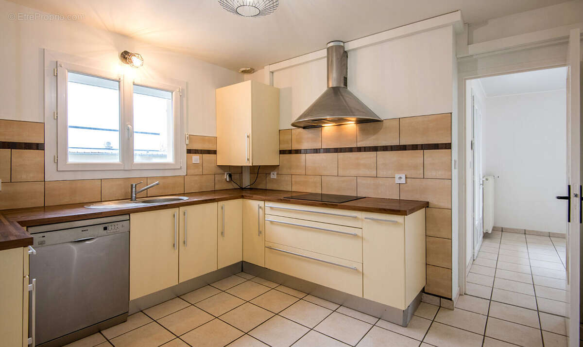 Maison à ONET-LE-CHATEAU