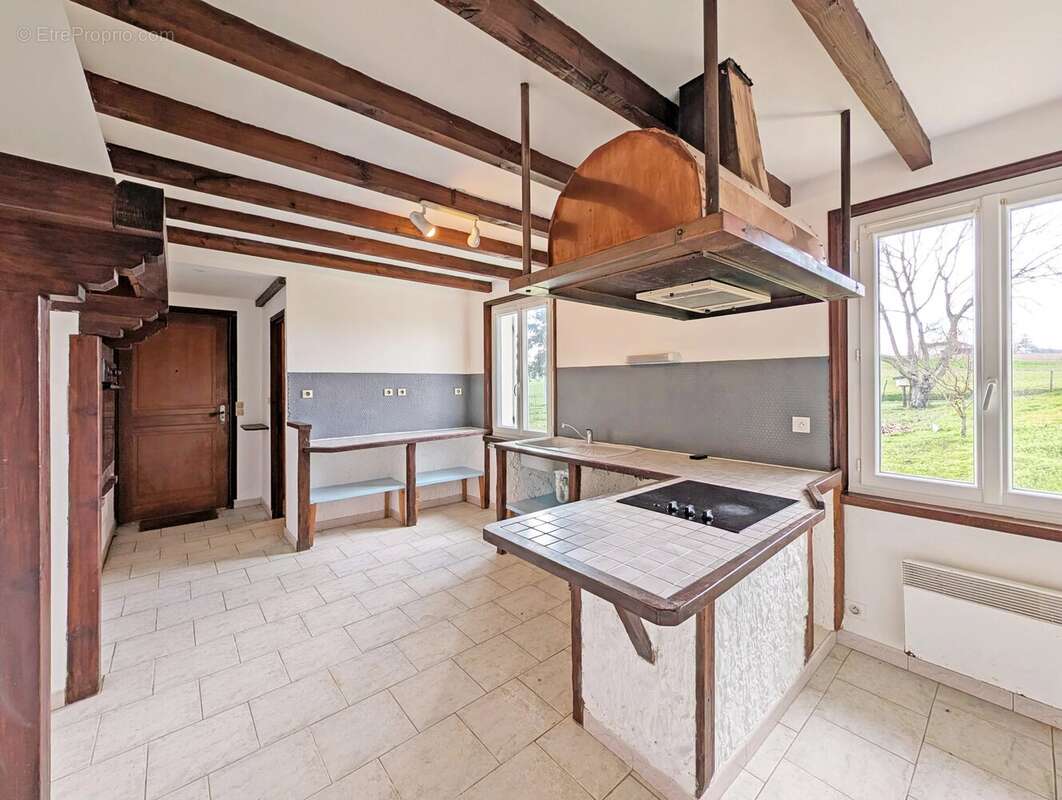 Maison de campagne avec deux chambres, grange et vue magnifique - photo 3