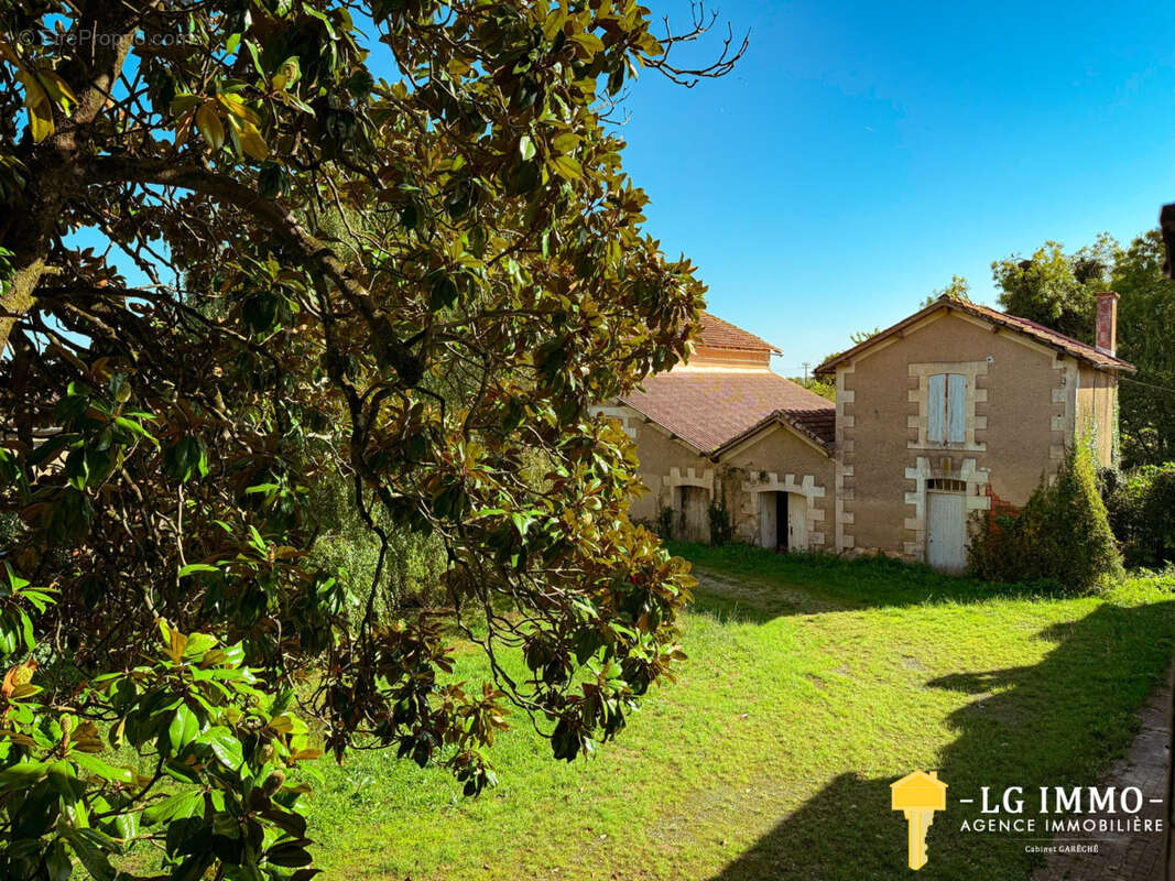 Maison à VILLARS-EN-PONS