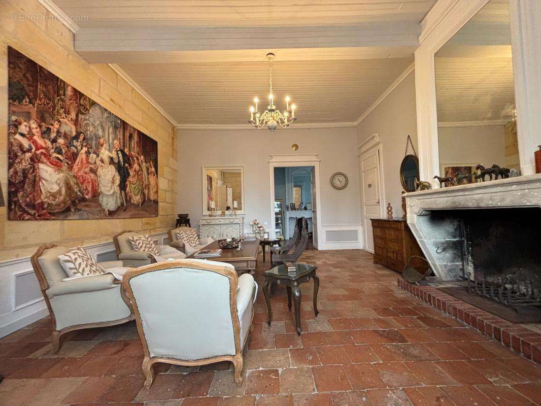 Maison à AMBARES-ET-LAGRAVE