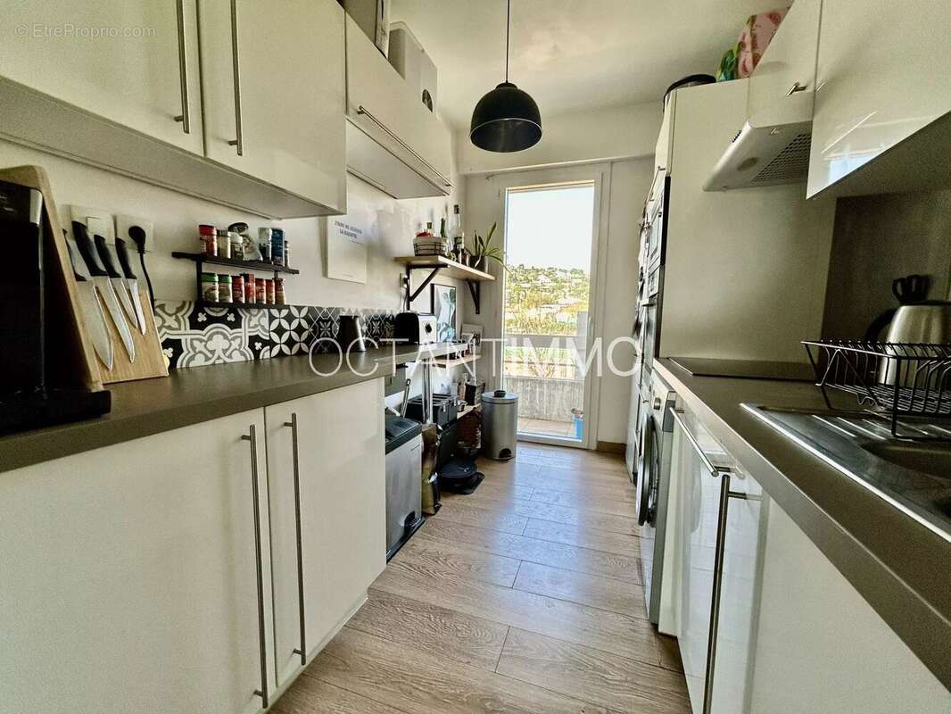 Appartement à VALLAURIS