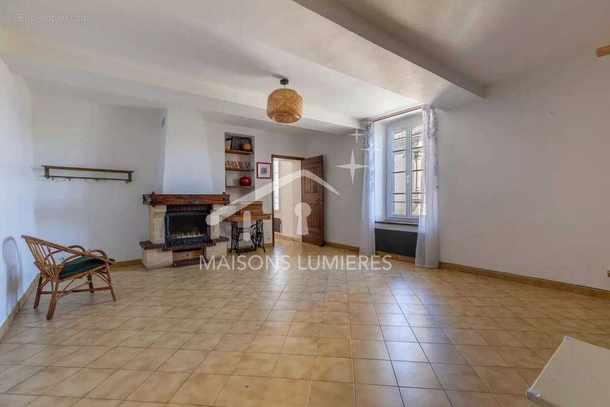 Maison à SAINT-SATURNIN-LES-APT
