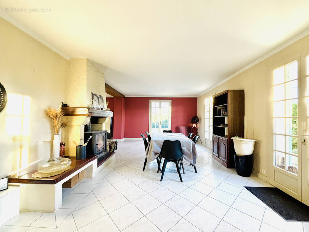 Maison à SAINT-MAGNE-DE-CASTILLON