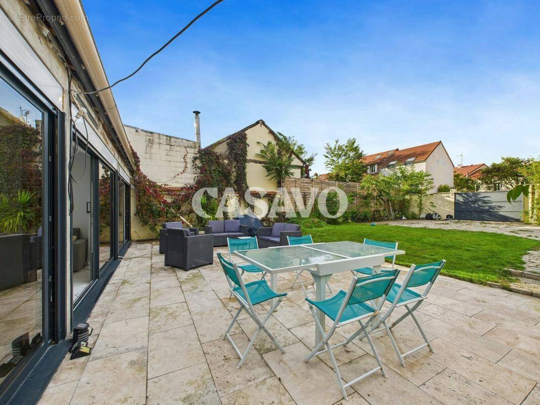 Photo Maison à Saint-Maur-Des-Fosses au prix de 799 000€