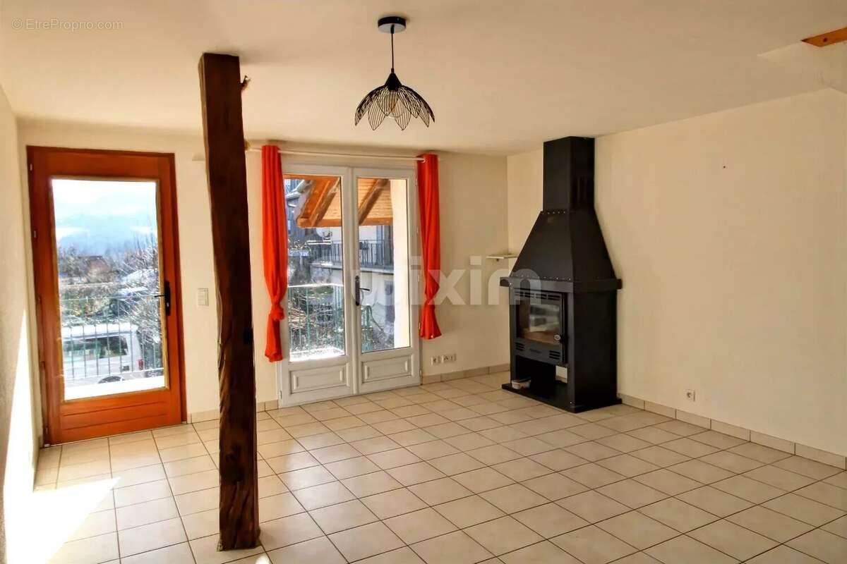 Appartement à PEILLONNEX