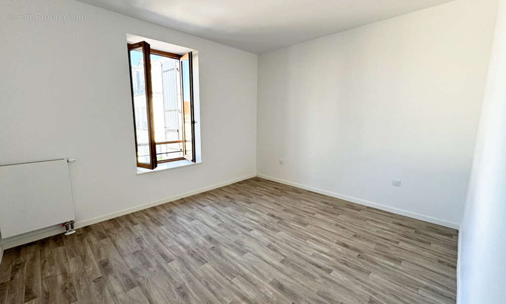 Appartement 105 m² à Marly-La-Ville  - photo 4