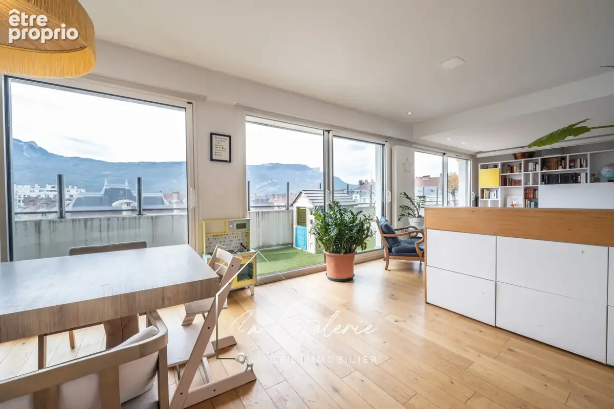 Magnifique appartement en dernier etage avec terrasse hyper centre de grenoble - photo 13