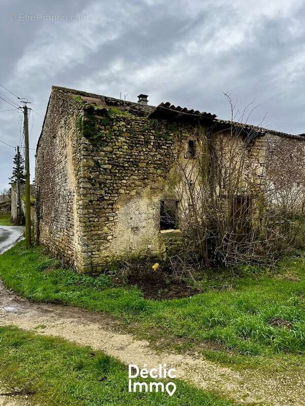 Maison à SAINT-SAUVANT