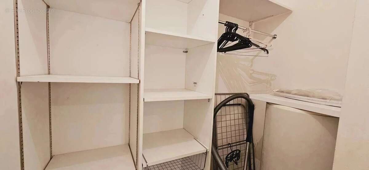 Appartement à MARSEILLE-1E
