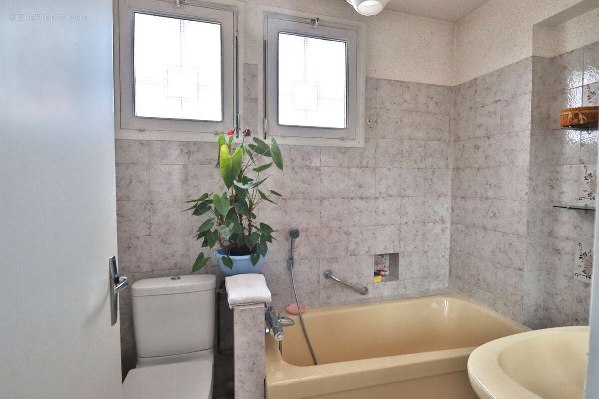 Maison à SAINT-JULIEN-LES-VILLAS