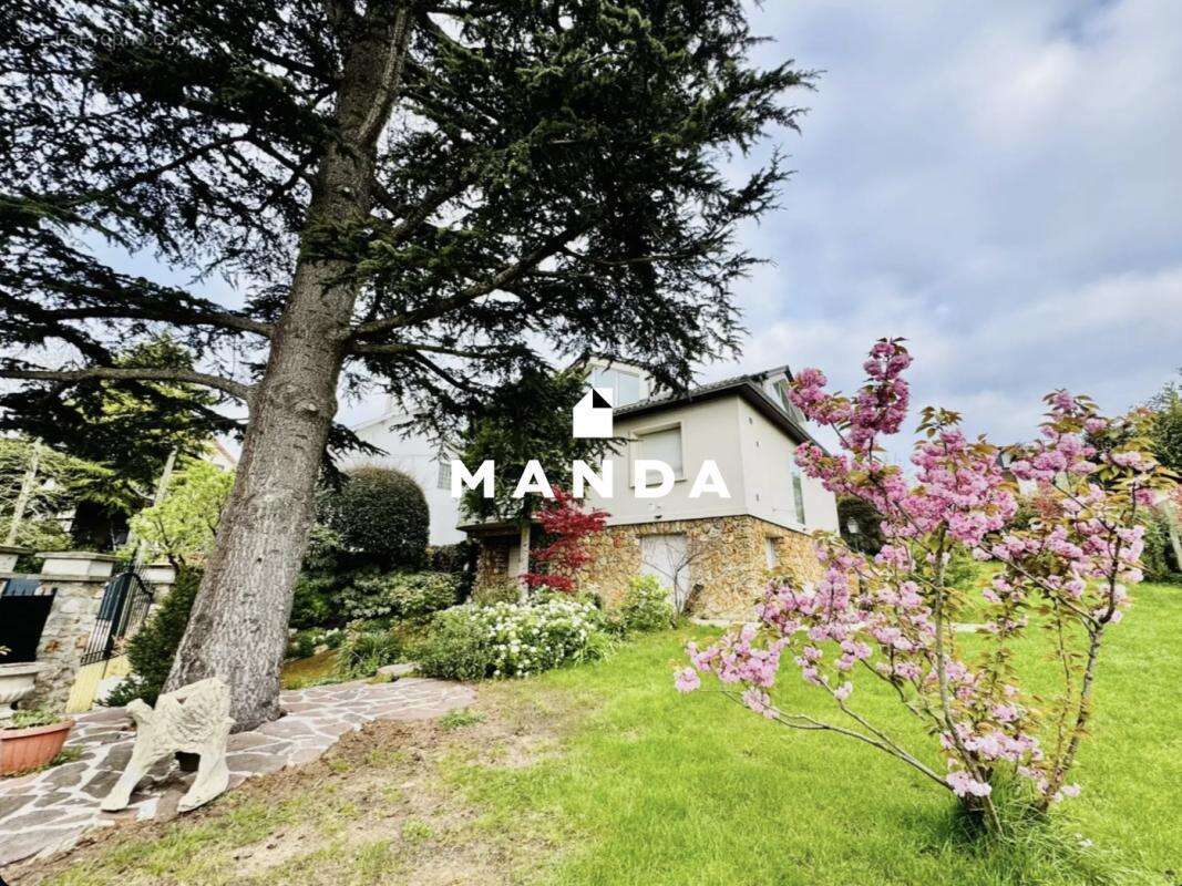 Maison à L'HAY-LES-ROSES