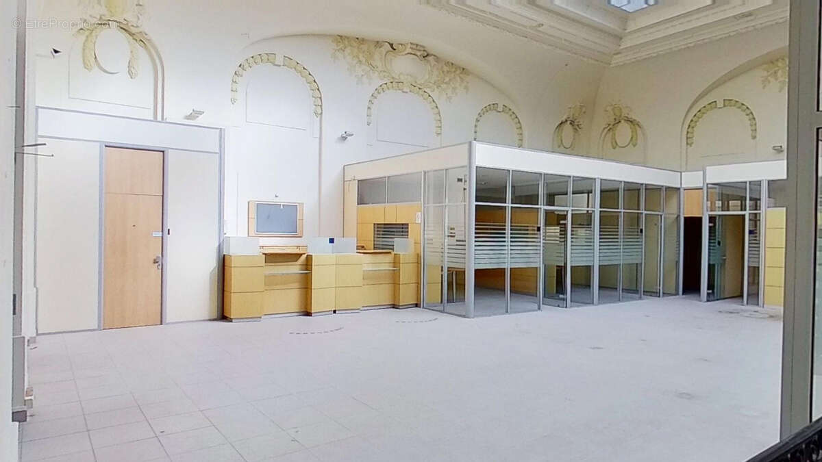 Local professionnel et commercial  'faire offre !!!' - photo 4