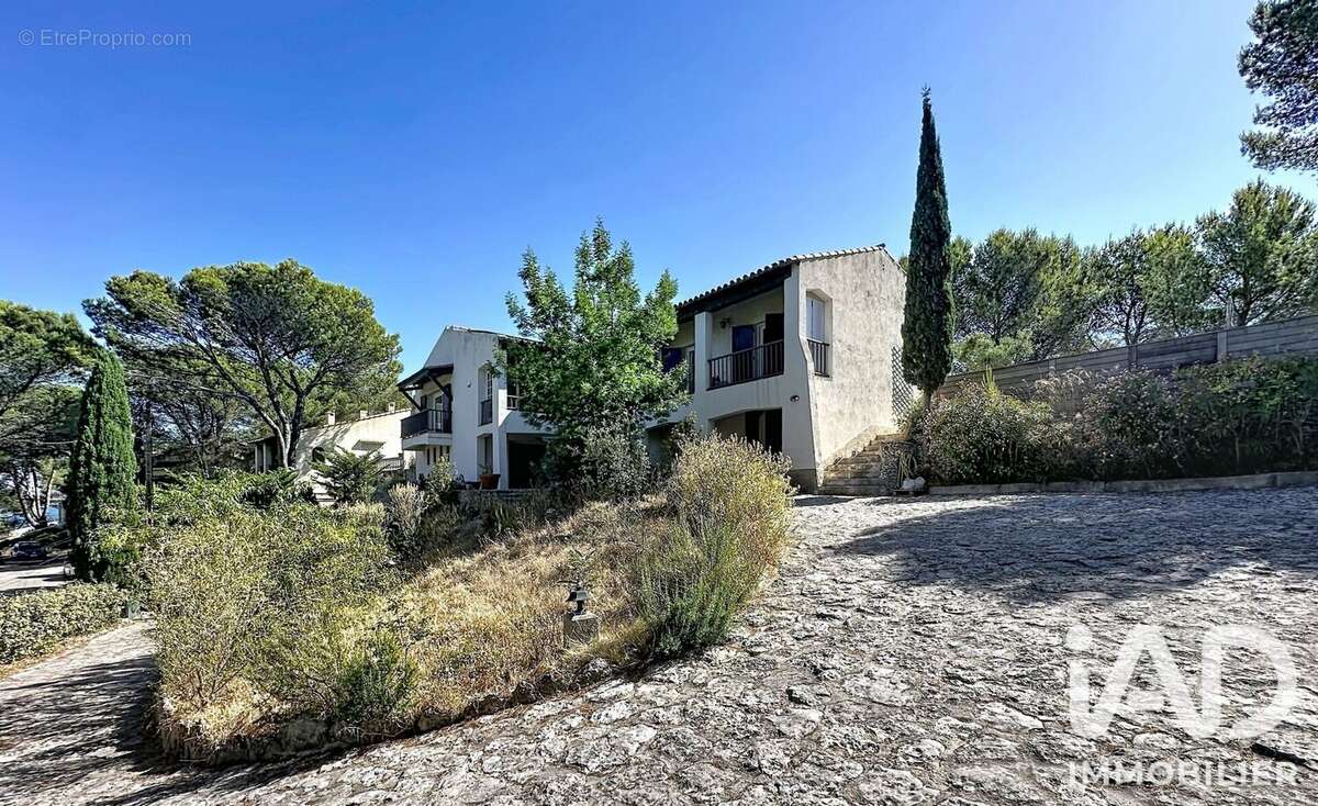 Maison 183 m² à Martigues  - photo 2